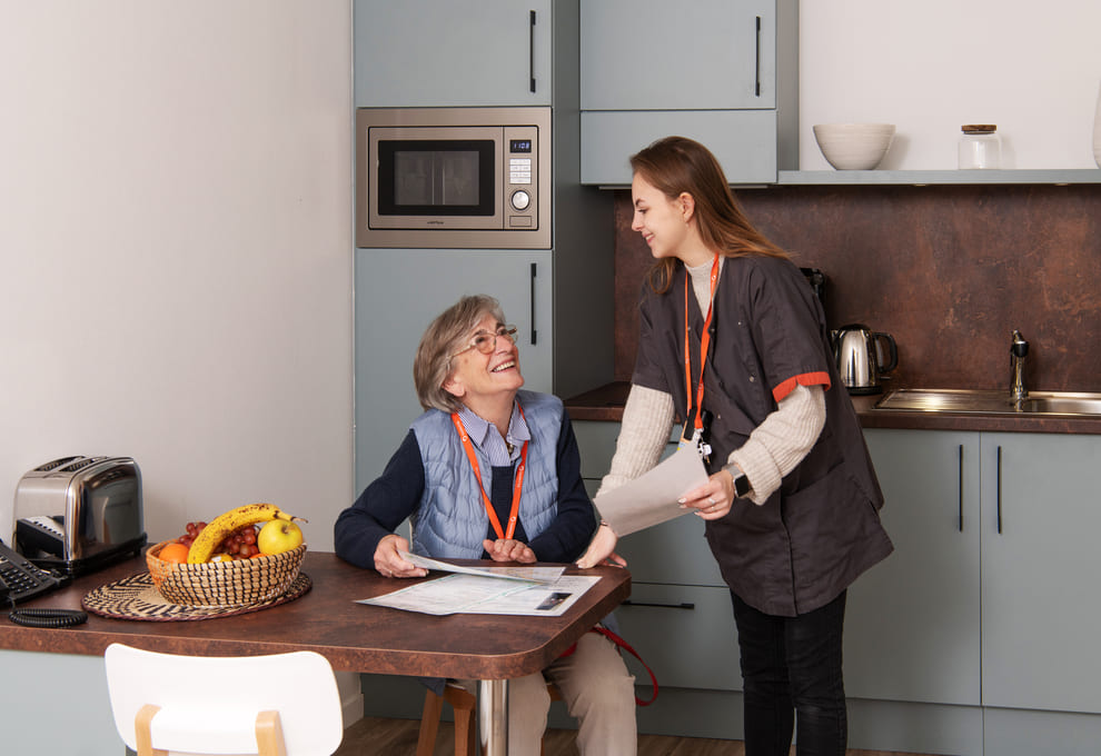 Les seniors chez eux et en sécurité en résidence Domitys