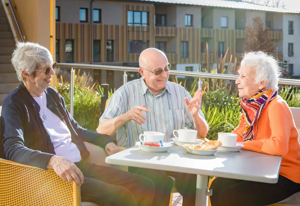 Illustration Prévenir l’isolement des seniors grâce aux activités d’été en résidence