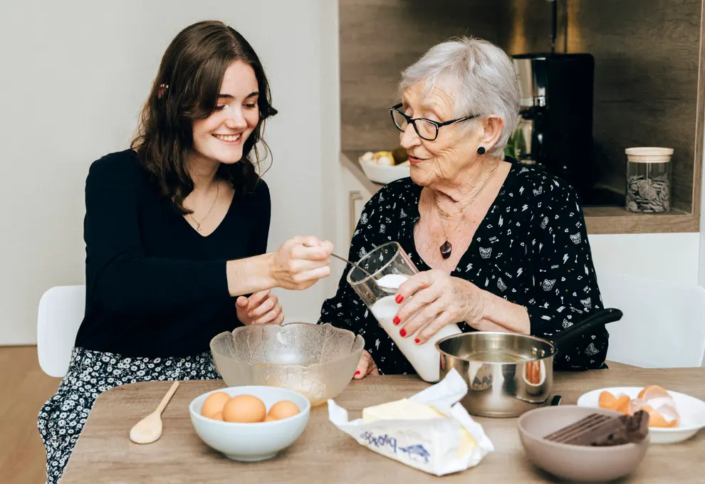 3 façons de vivre l’intergénérationnel en résidence Domitys